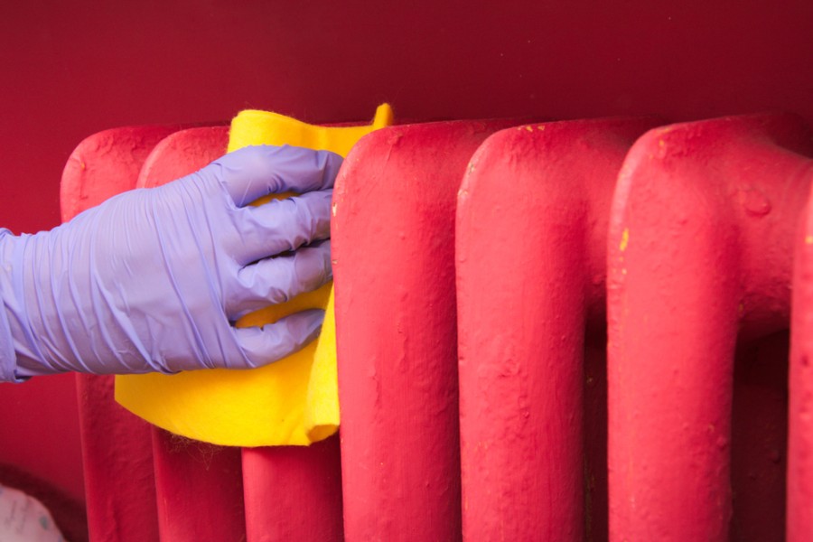 Nettoyer un radiateur fonte : nos conseils et astuces pour le faire soi-même !