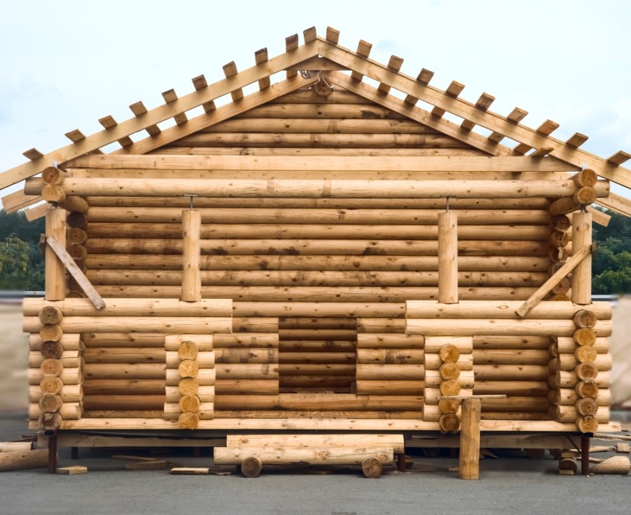 Quels sont les avantages d'une toiture en bois pour un chalet ?
