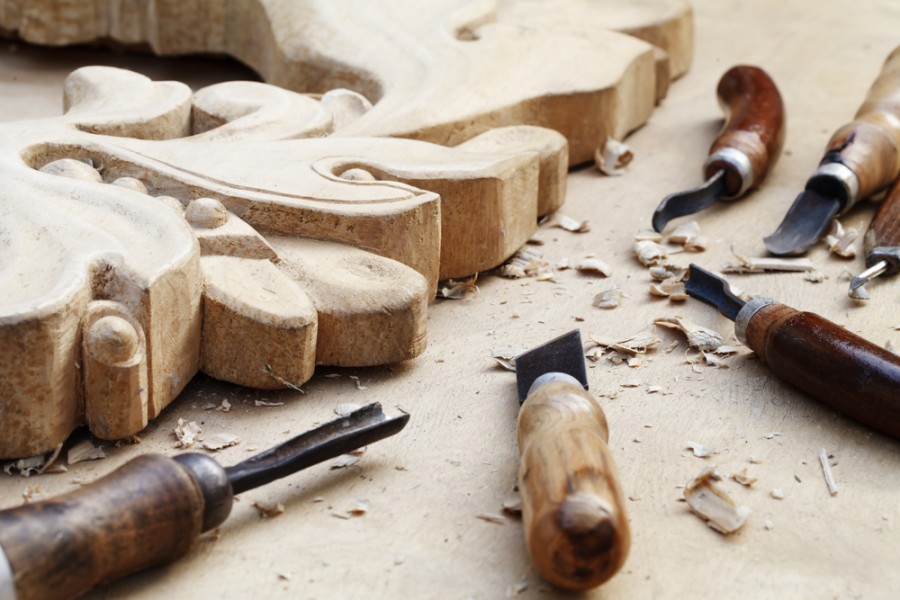 Quels sont les outils nécessaires pour réaliser une sculpture en bois ?
